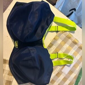 Elomi sports bra